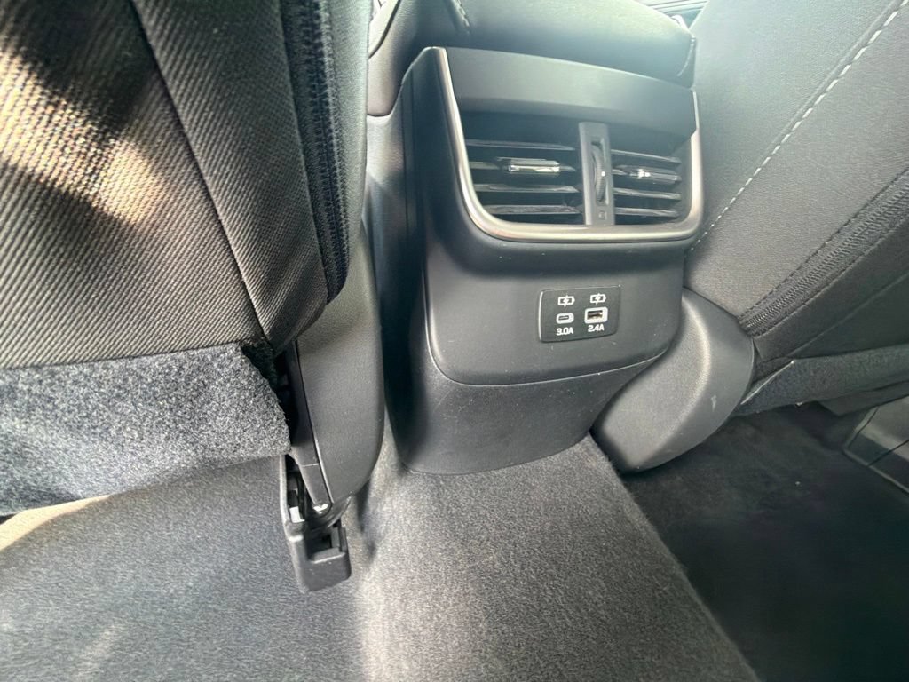 Used 2025 Subaru Outback Premium AWD/4WD image 12