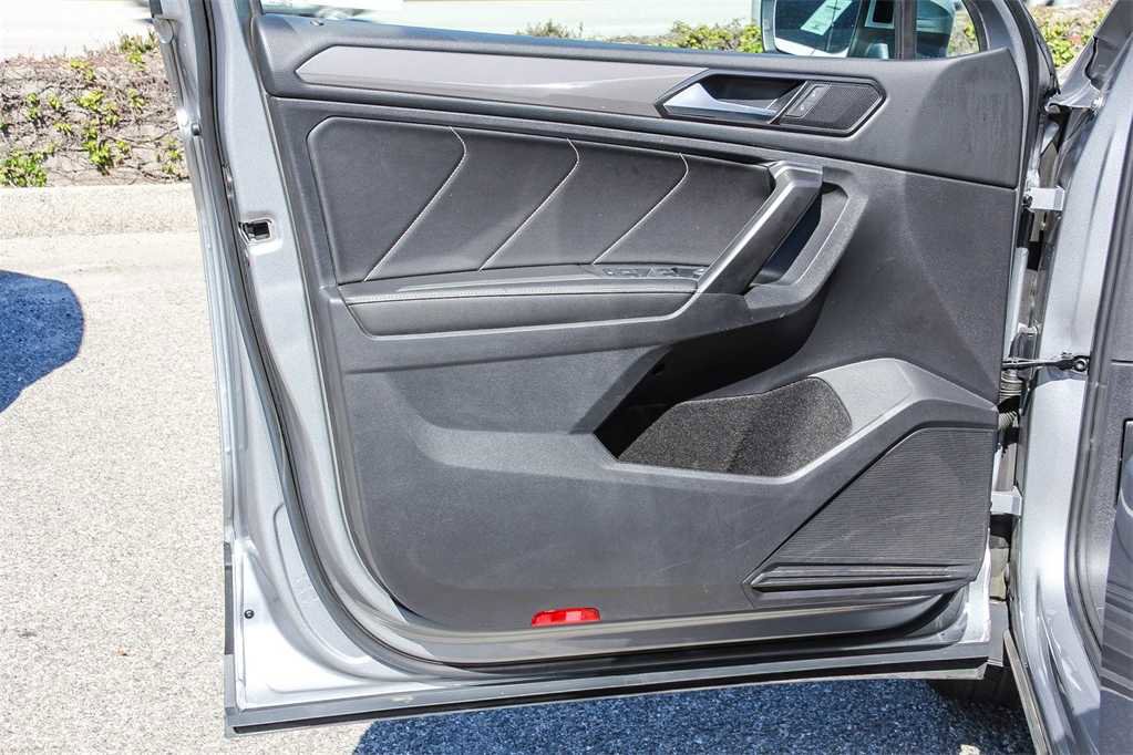 Used 2023 Volkswagen Tiguan SE image 20