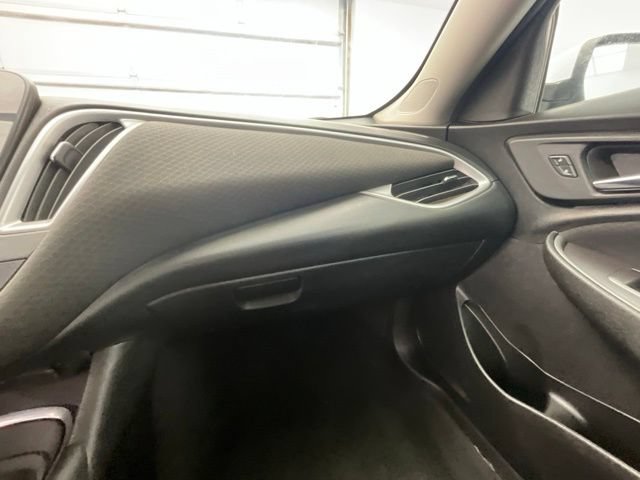Used 2022 Chevrolet Malibu RS FWD image 9