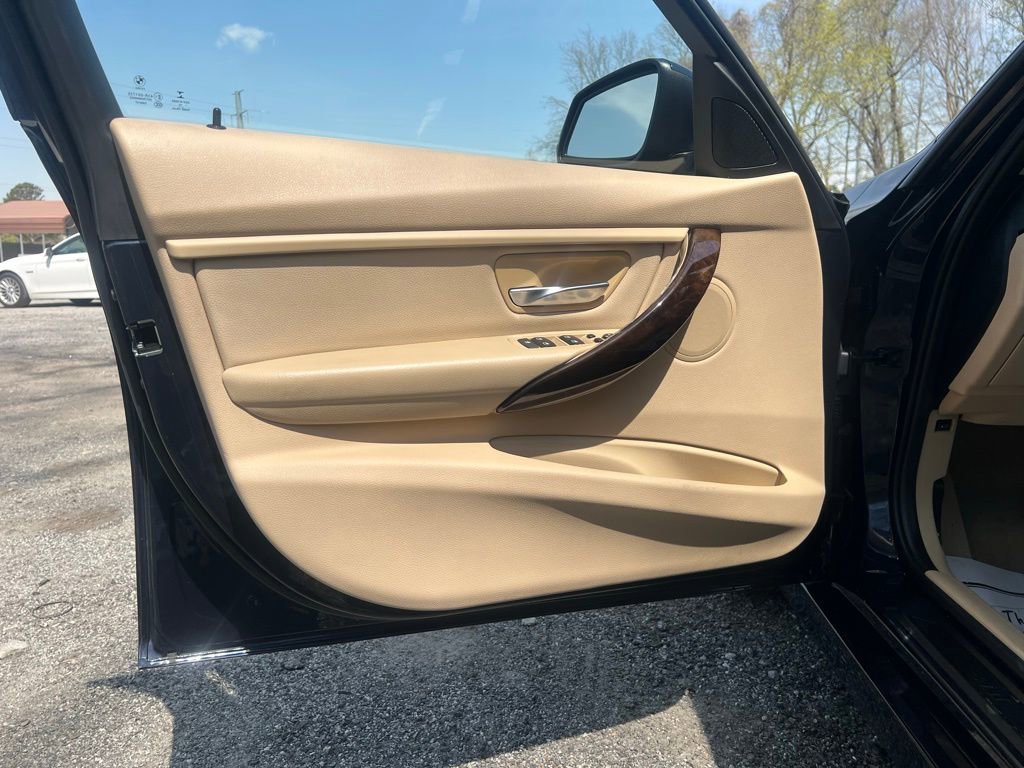 Used 2015 BMW 328i xDrive Sedan AWD/4WD image 10