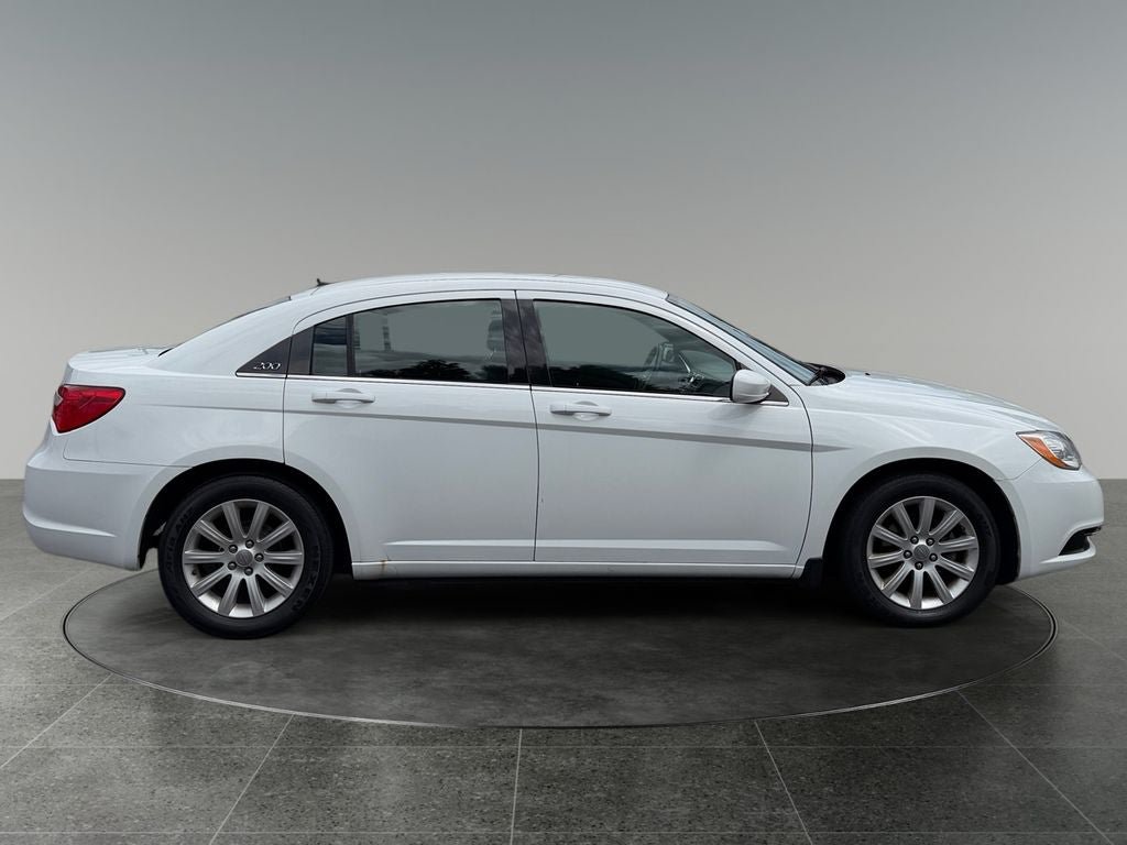 Used 2014 Chrysler 200 Touring FWD image 10