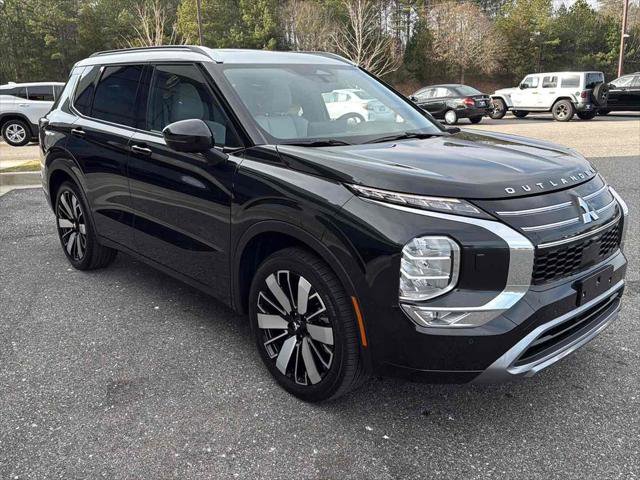 Used 2025 Mitsubishi Outlander SEL image 3