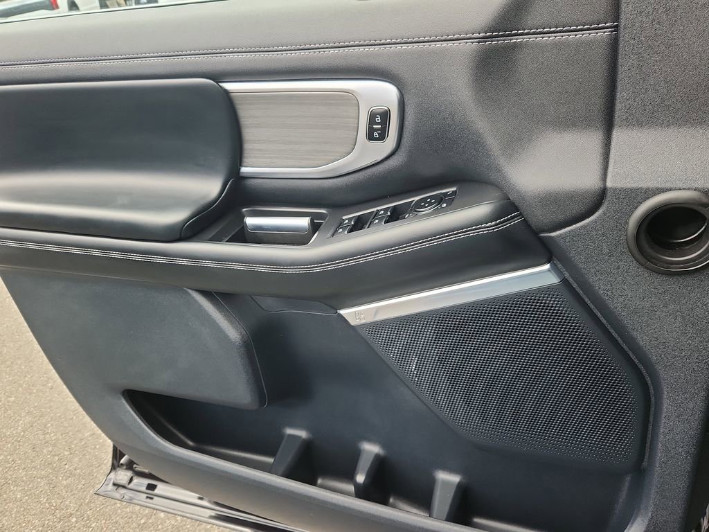 Used 2025 Ford Expedition Max Platinum AWD/4WD image 9