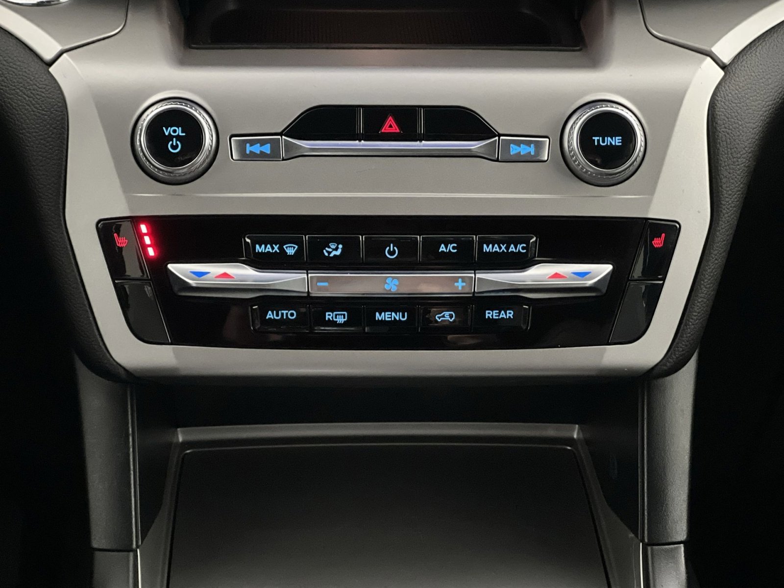 Used 2022 Ford Explorer XLT image 20