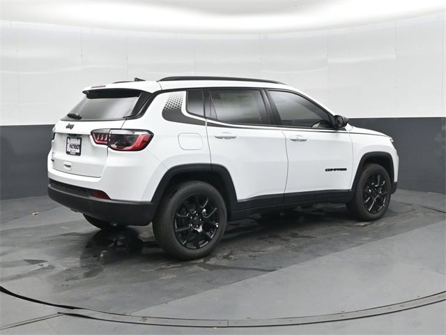 New 2026 Jeep Compass Latitude image 3