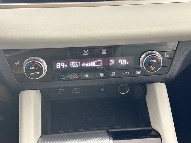 Used 2023 Mitsubishi Outlander SEL image 14