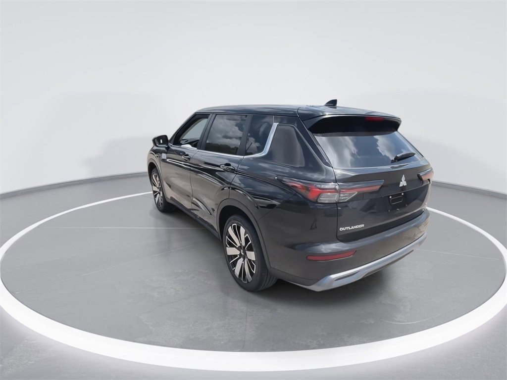 New 2025 Mitsubishi Outlander SE image 6