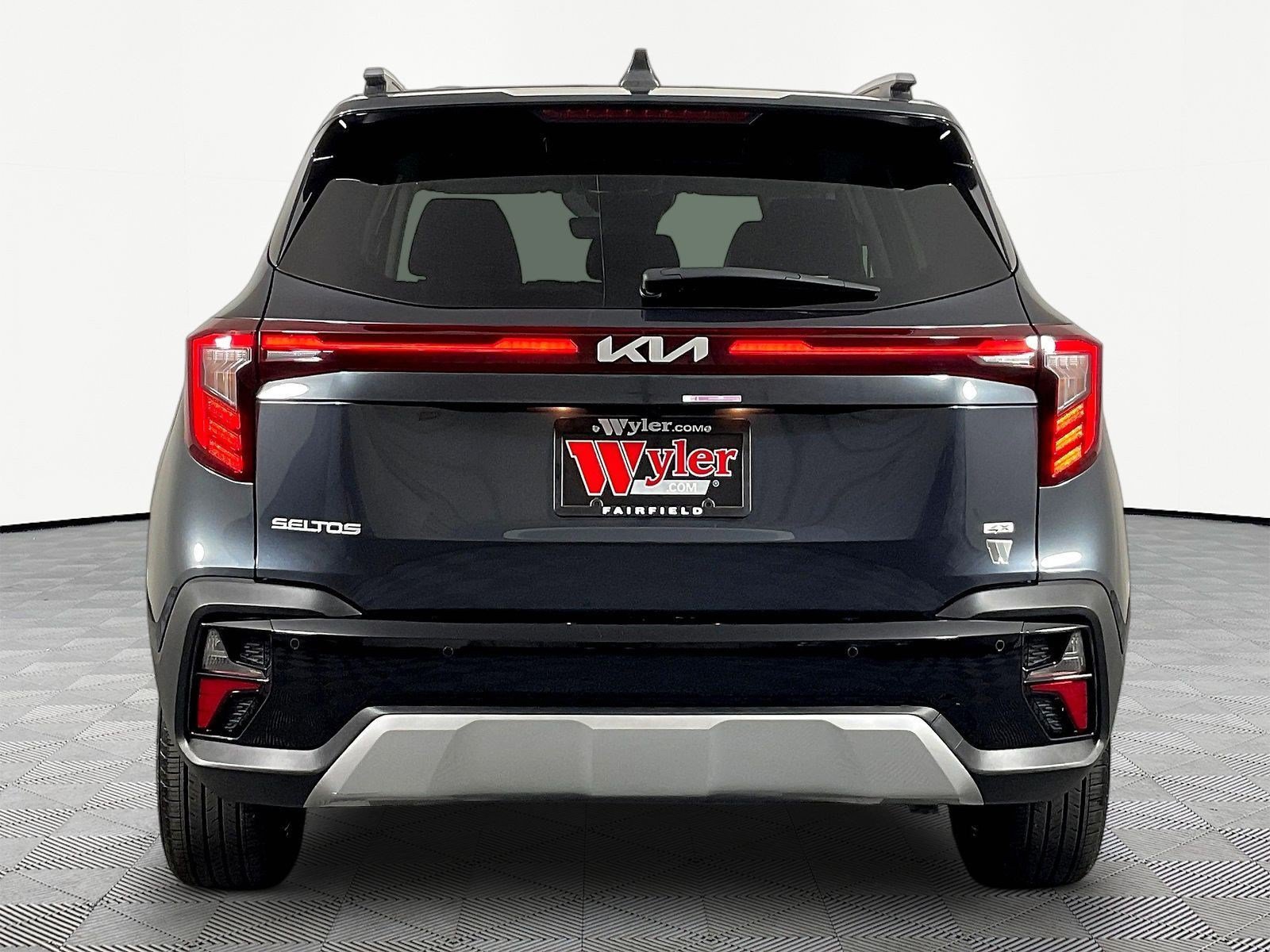 Used 2025 Kia Seltos EX AWD/4WD image 5
