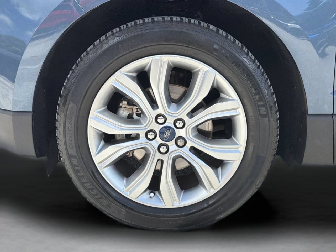 Used 2019 Ford Edge Titanium FWD image 33