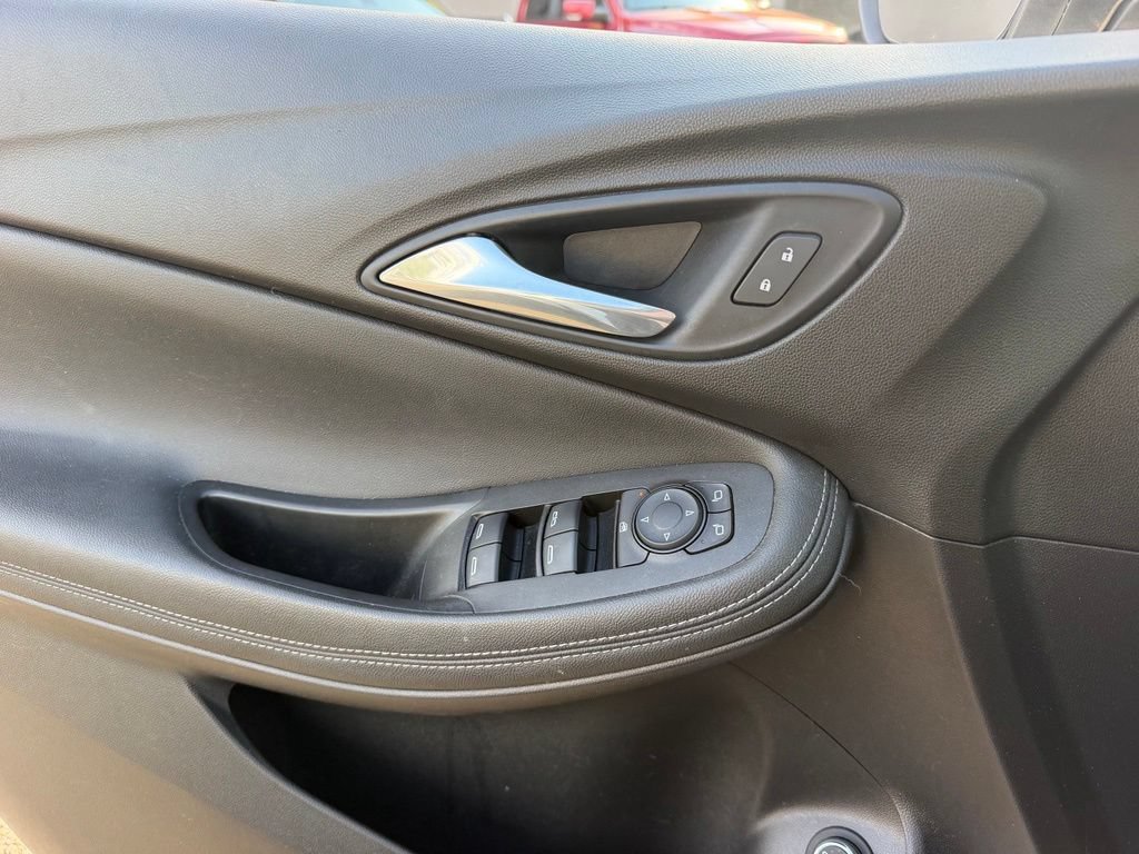 Used 2020 Buick Encore GX Select w/ Advanced Technology Package FWD image 11