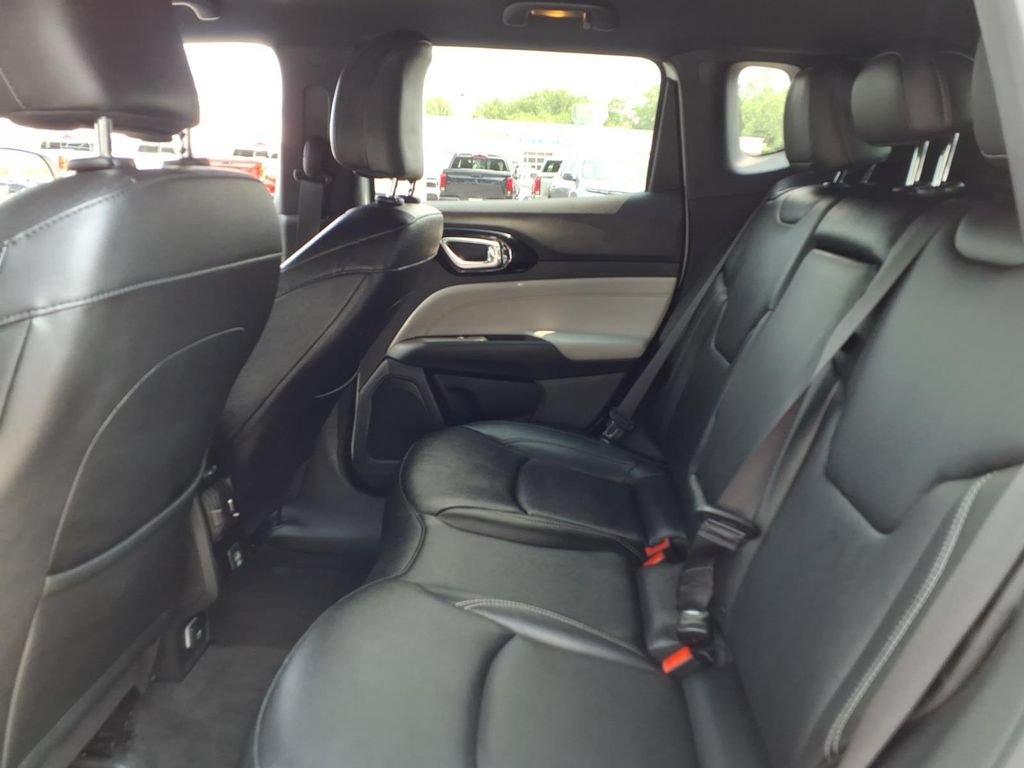 Used 2025 Jeep Compass Limited AWD/4WD image 19