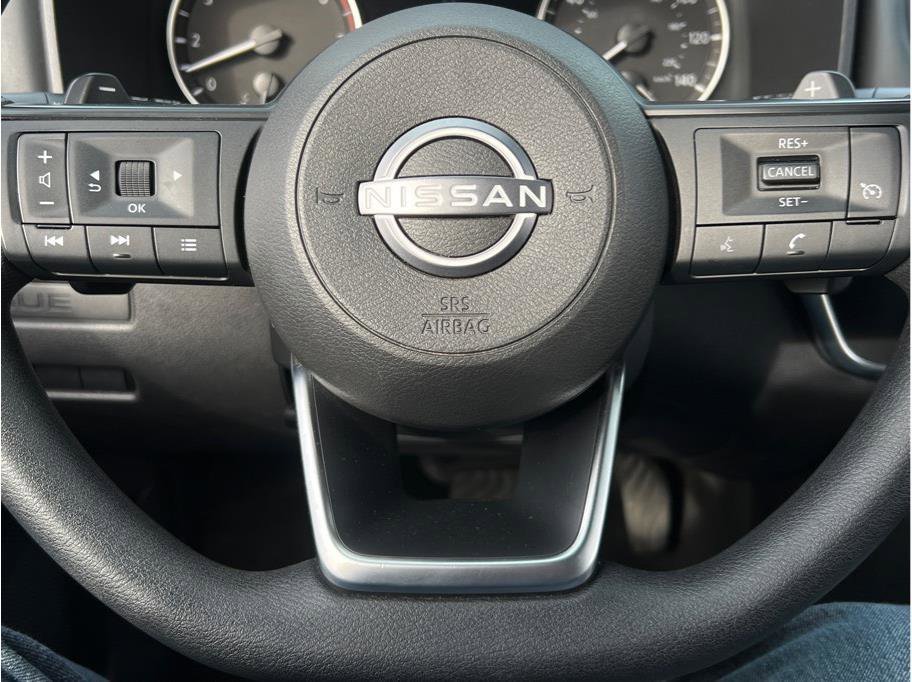 Used 2024 Nissan Rogue S image 10