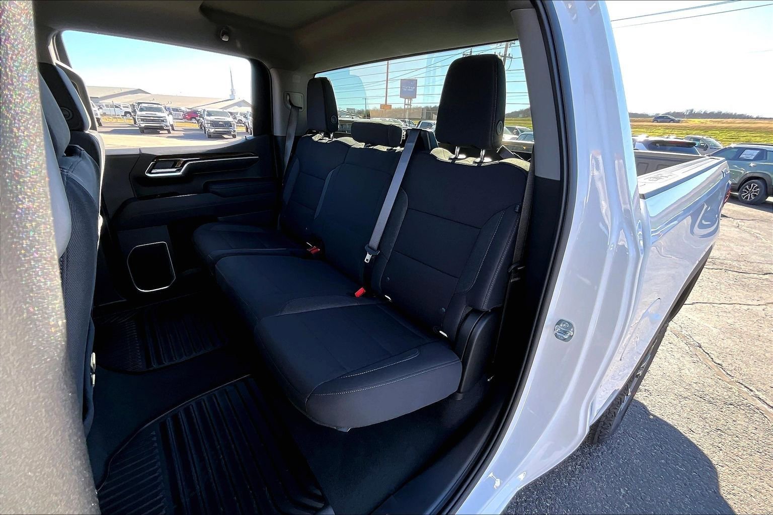 New 2026 GMC Sierra 1500 SLE w/ X31 Off-Road Package AWD/4WD image 10