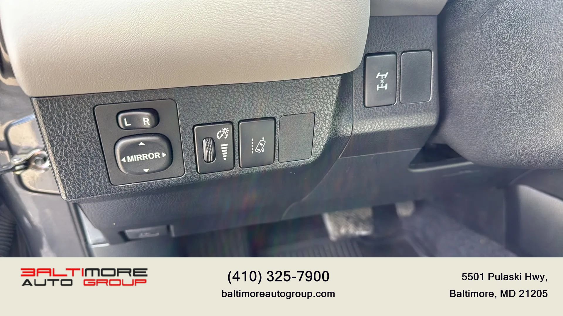 Used 2018 Toyota RAV4 XLE w/ Plus Extra Value Package image 38