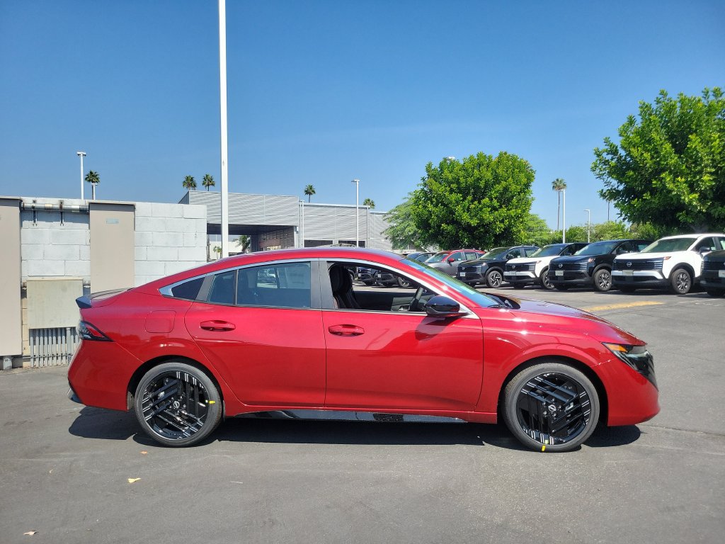 New 2027 Nissan Sentra SR w/ Floor Mat Package FWD image 8