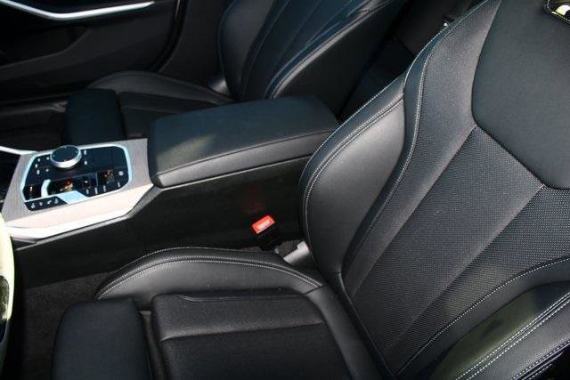 Used 2025 BMW 330i xDrive Sedan image 5