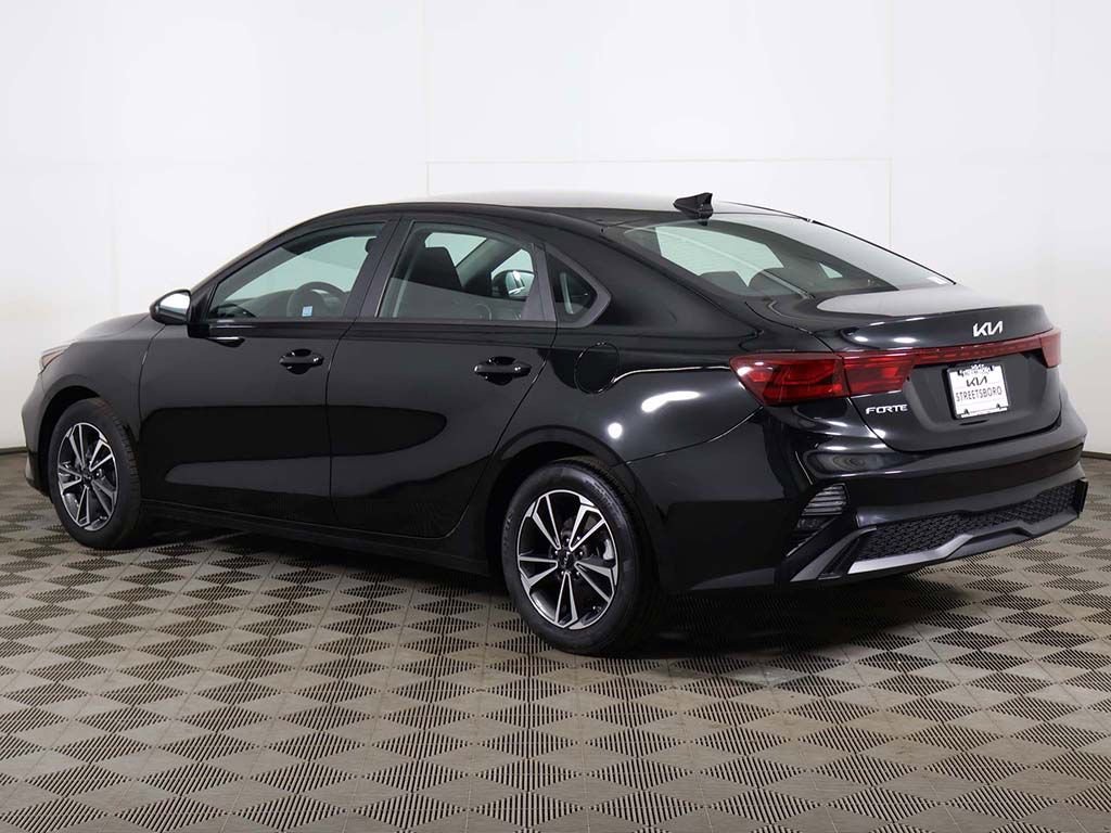 Used 2023 Kia Forte LXS image 7