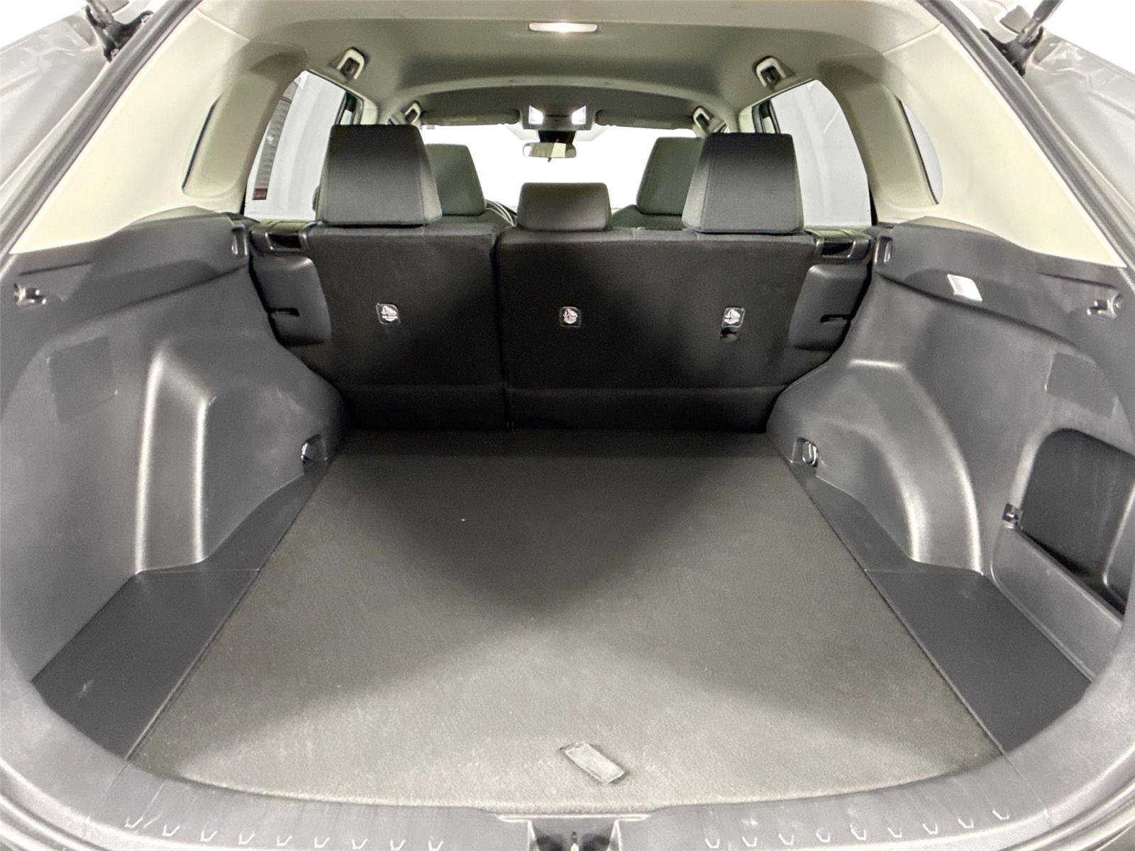 Used 2022 Toyota RAV4 LE FWD image 34