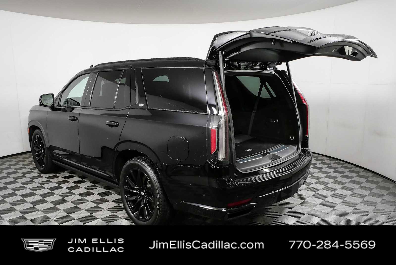 Used 2024 Cadillac Escalade Sport Platinum w/ LPO, ONYX Package AWD/4WD image 38
