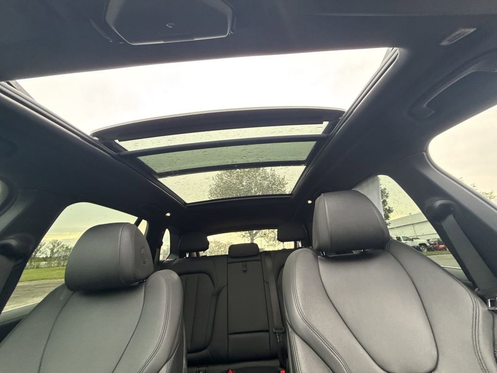 Used 2019 BMW X5 xDrive40i w/ Convenience Package AWD/4WD image 16