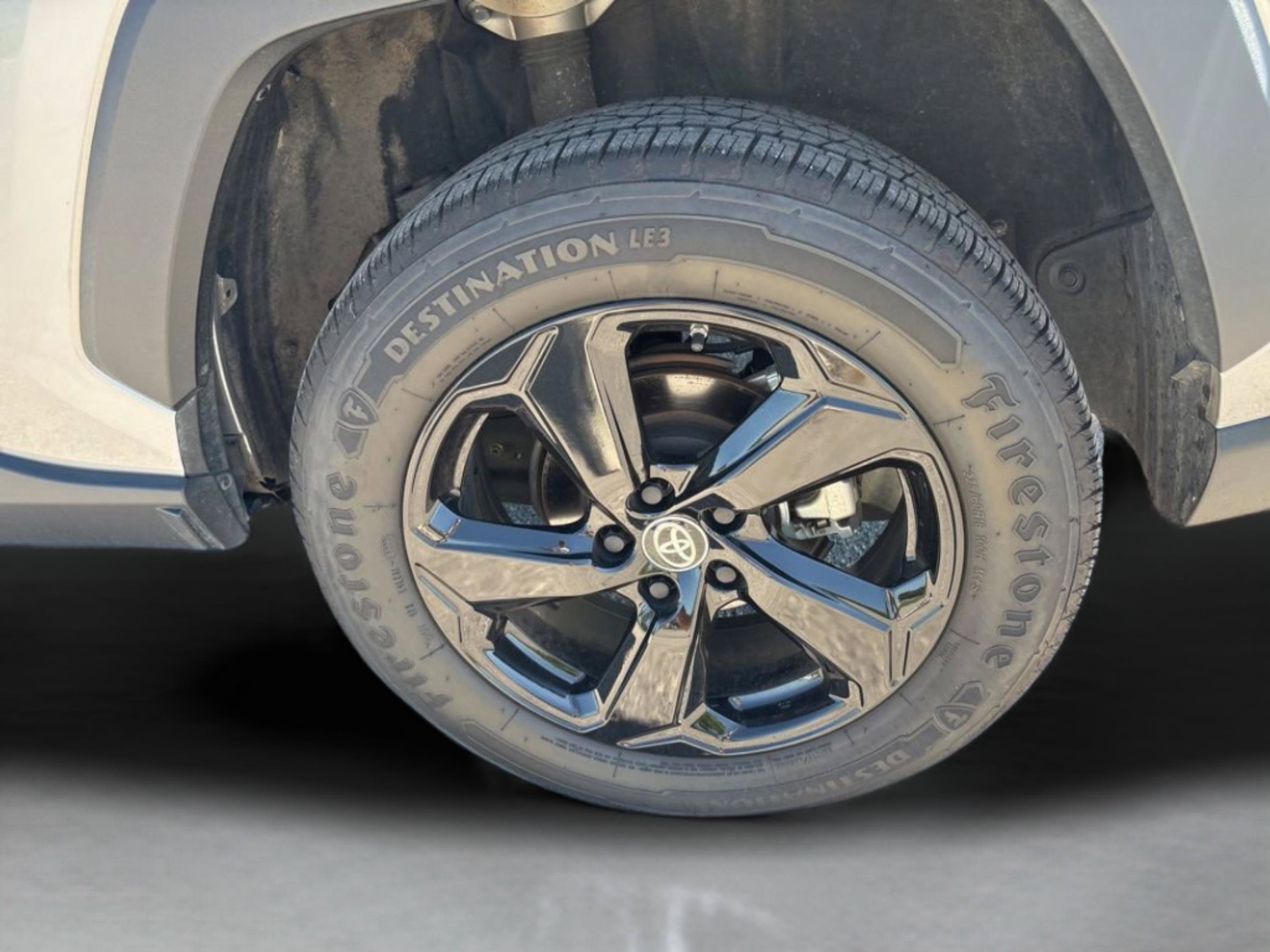 Used 2024 Toyota RAV4 LE FWD image 31