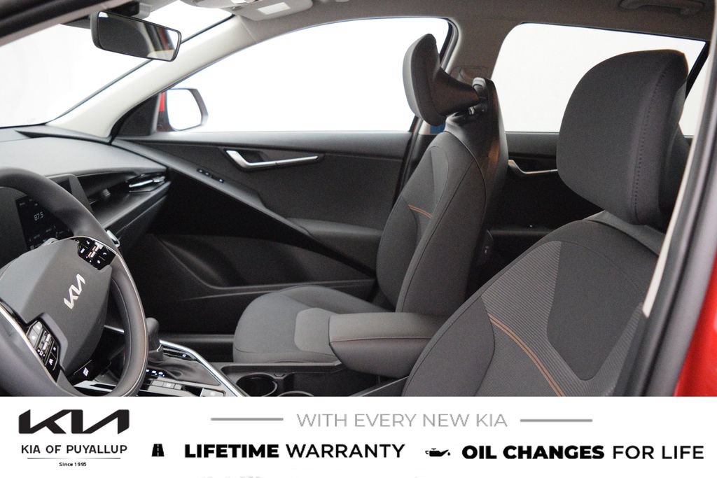 New 2026 Kia Niro LX FWD image 10