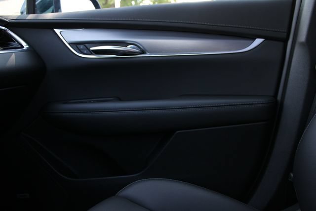 Used 2025 Cadillac XT6 Luxury AWD/4WD image 20
