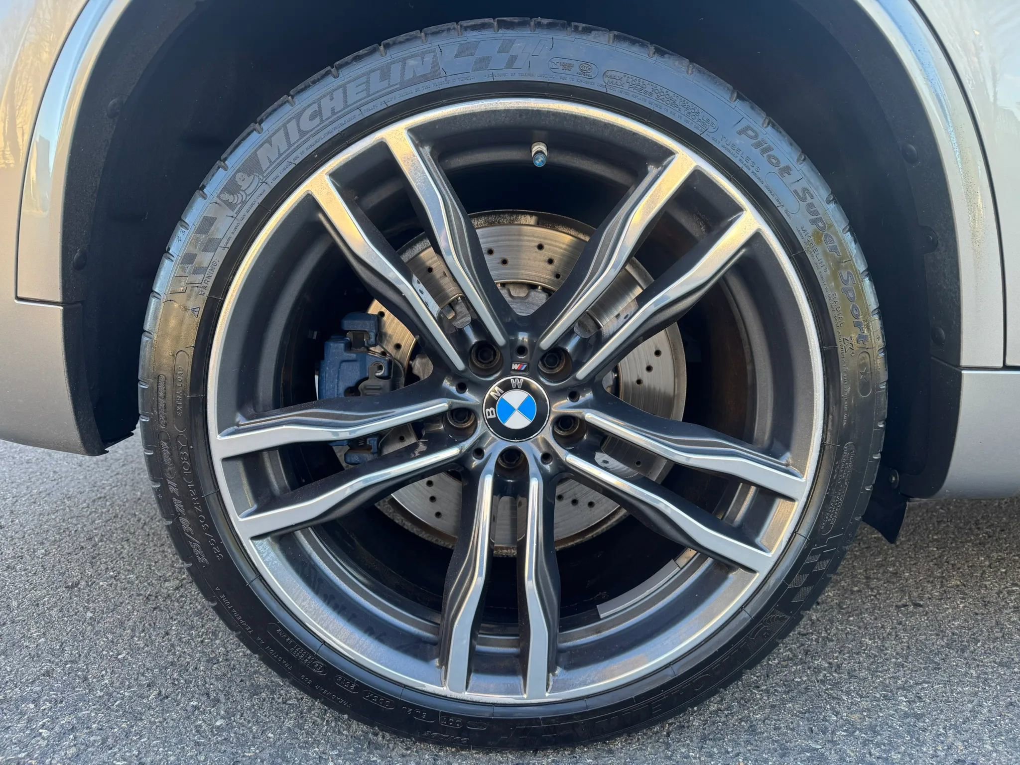 Used 2017 BMW X5 M image 18