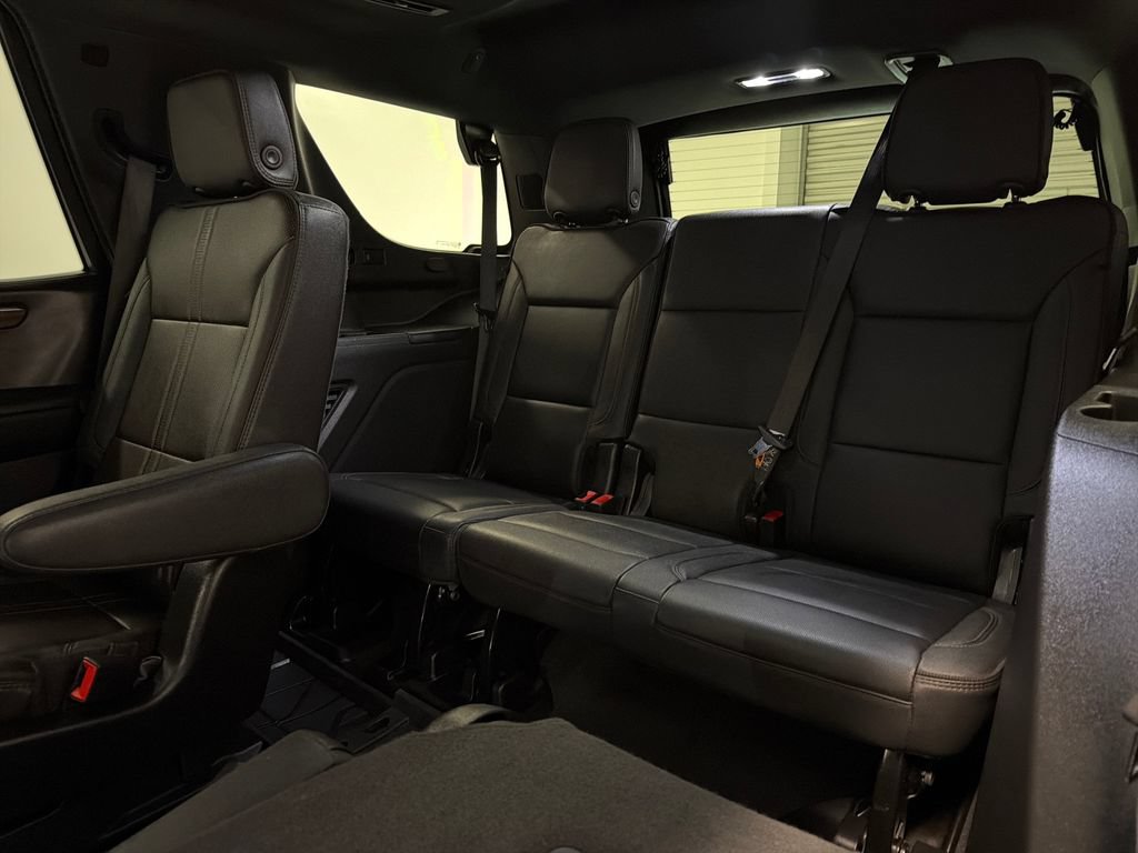 Used 2026 Chevrolet Tahoe High Country RWD image 11