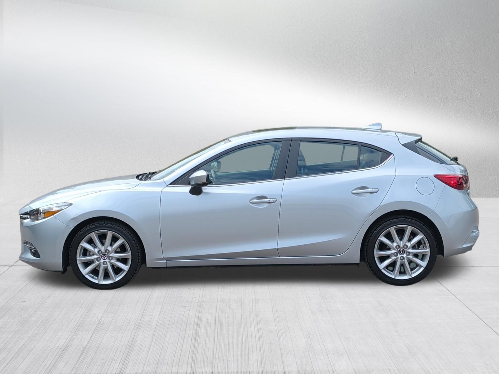 Used 2017 MAZDA MAZDA3 Grand Touring FWD image 4