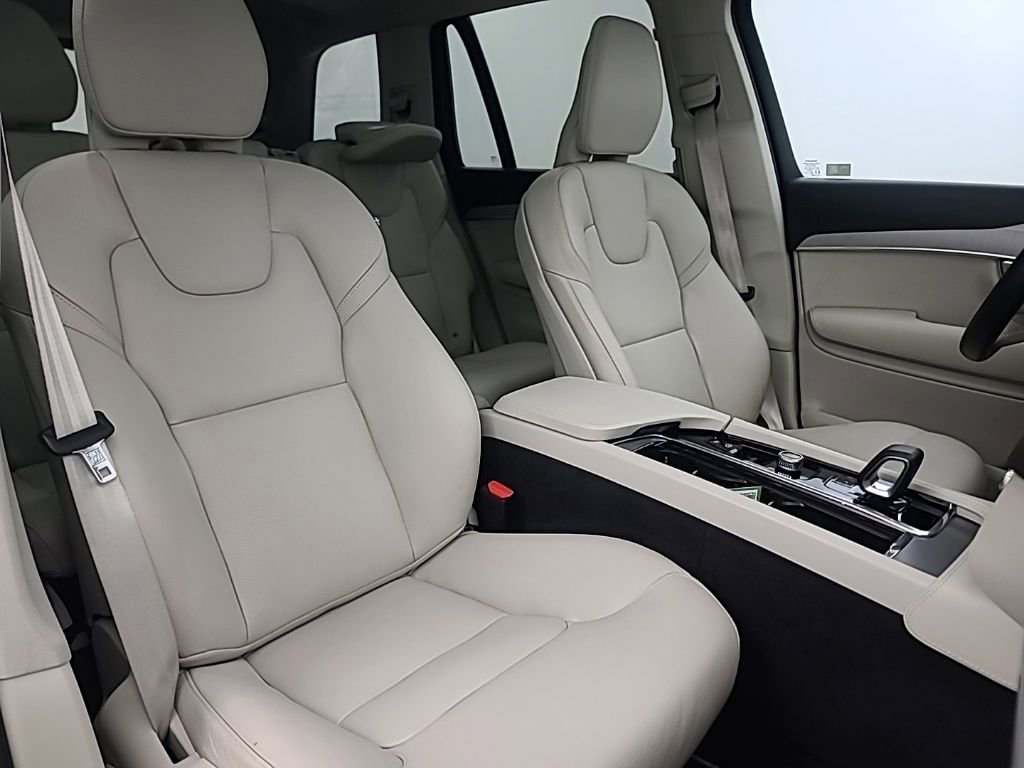 Used 2023 Volvo XC90 B5 Core w/ Protection Package Premier AWD/4WD image 16