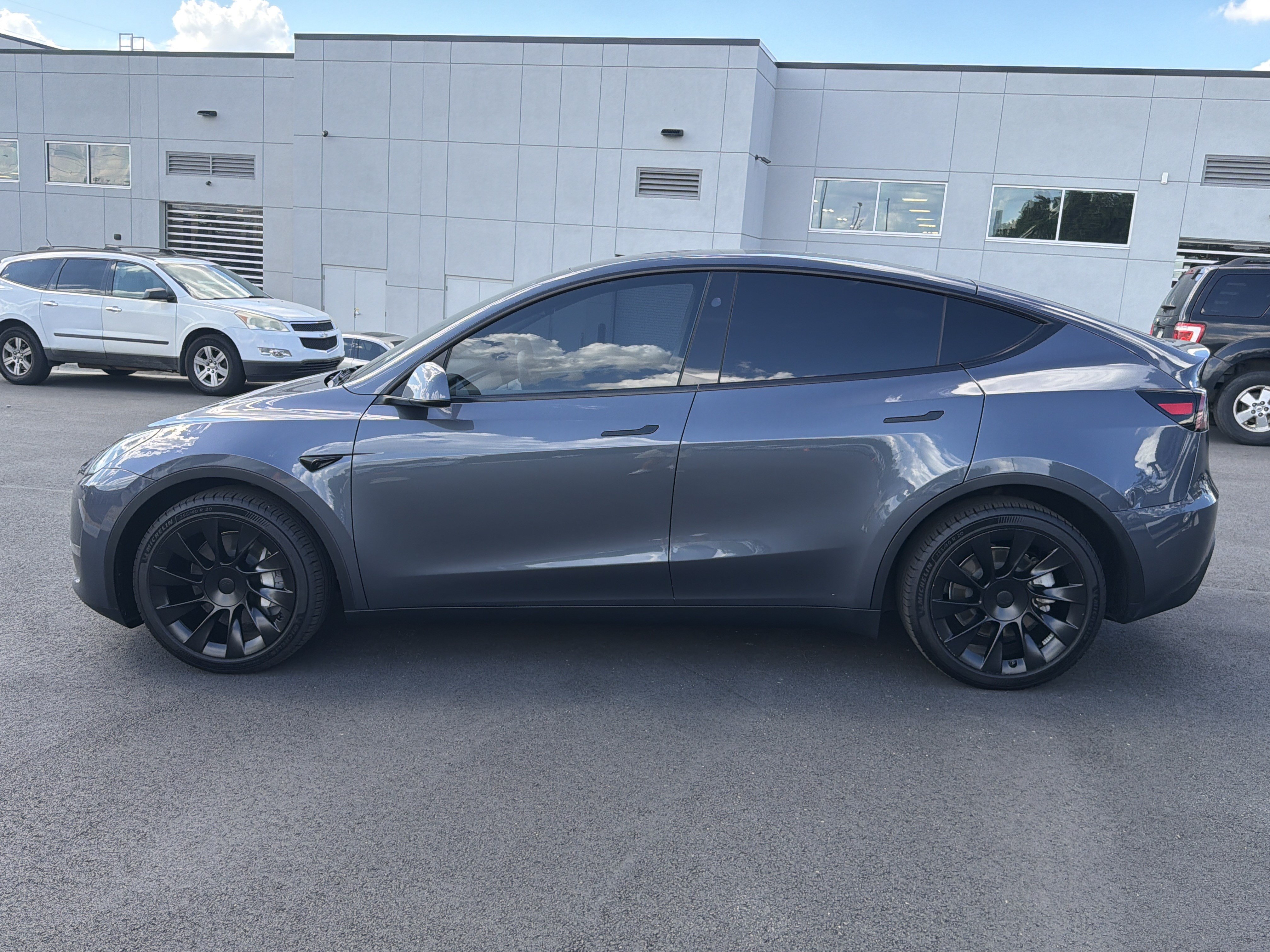 Used 2023 Tesla Model Y Long Range AWD/4WD image 4