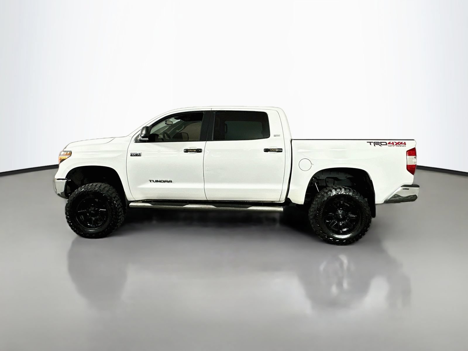 Used 2015 Toyota Tundra SR5 w/ TRD Off Road Package AWD/4WD image 5