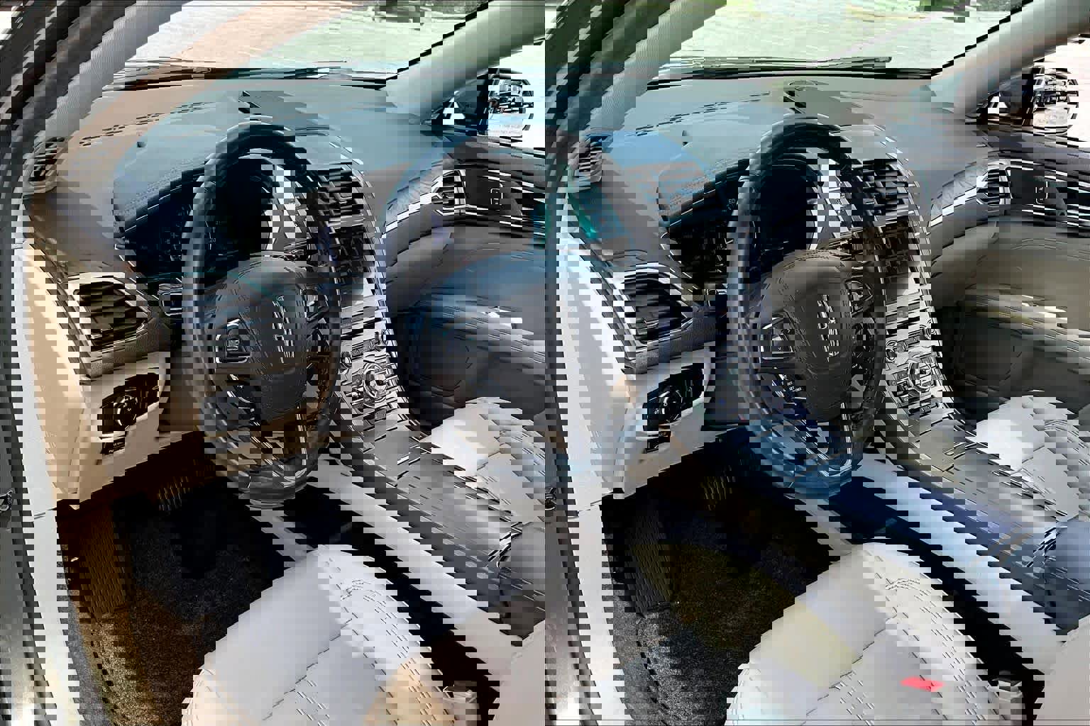 Used 2017 Lincoln MKZ Select w/ Select Plus Package FWD image 18