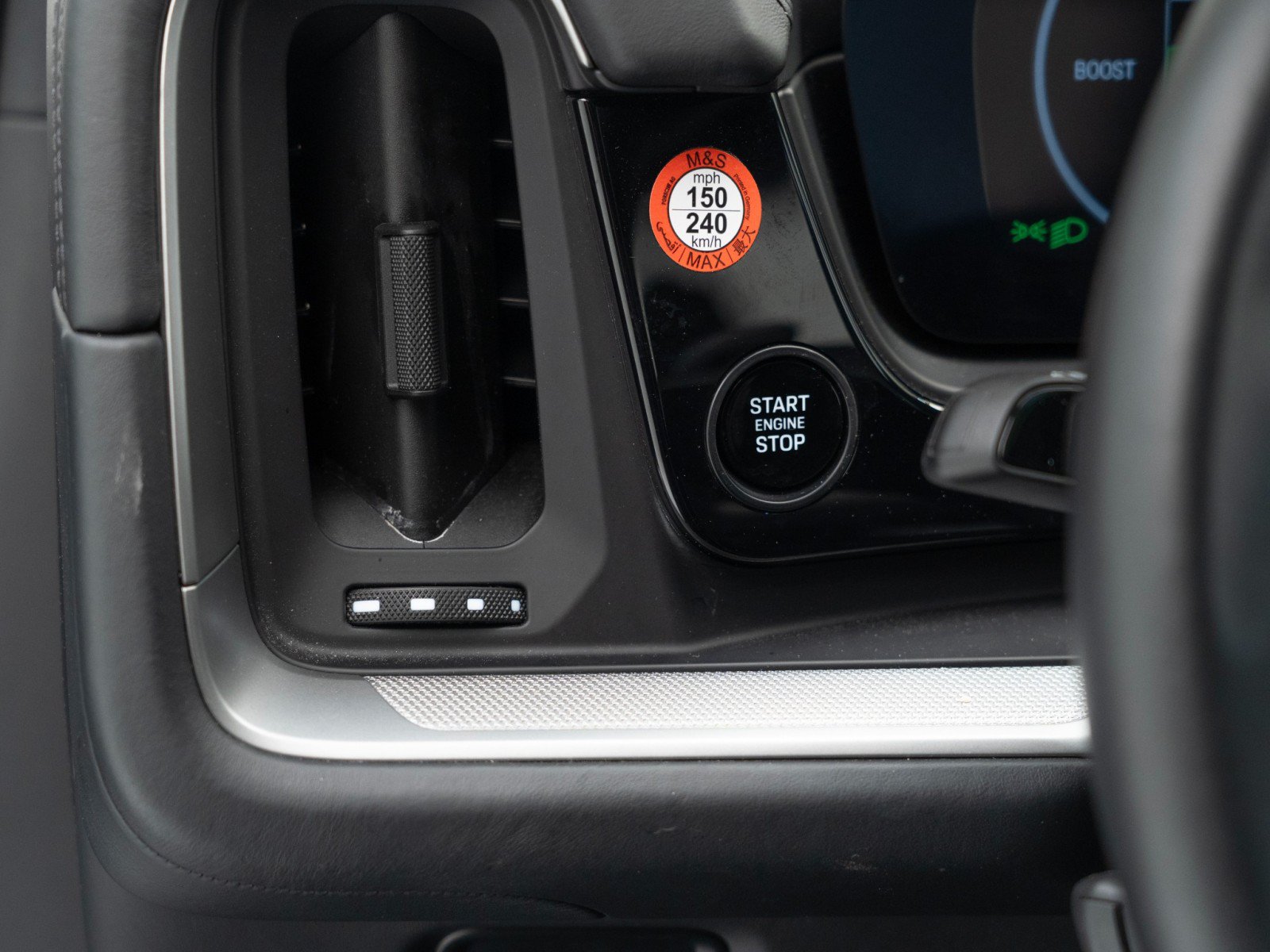 Certified 2025 Porsche Cayenne GTS AWD/4WD image 29