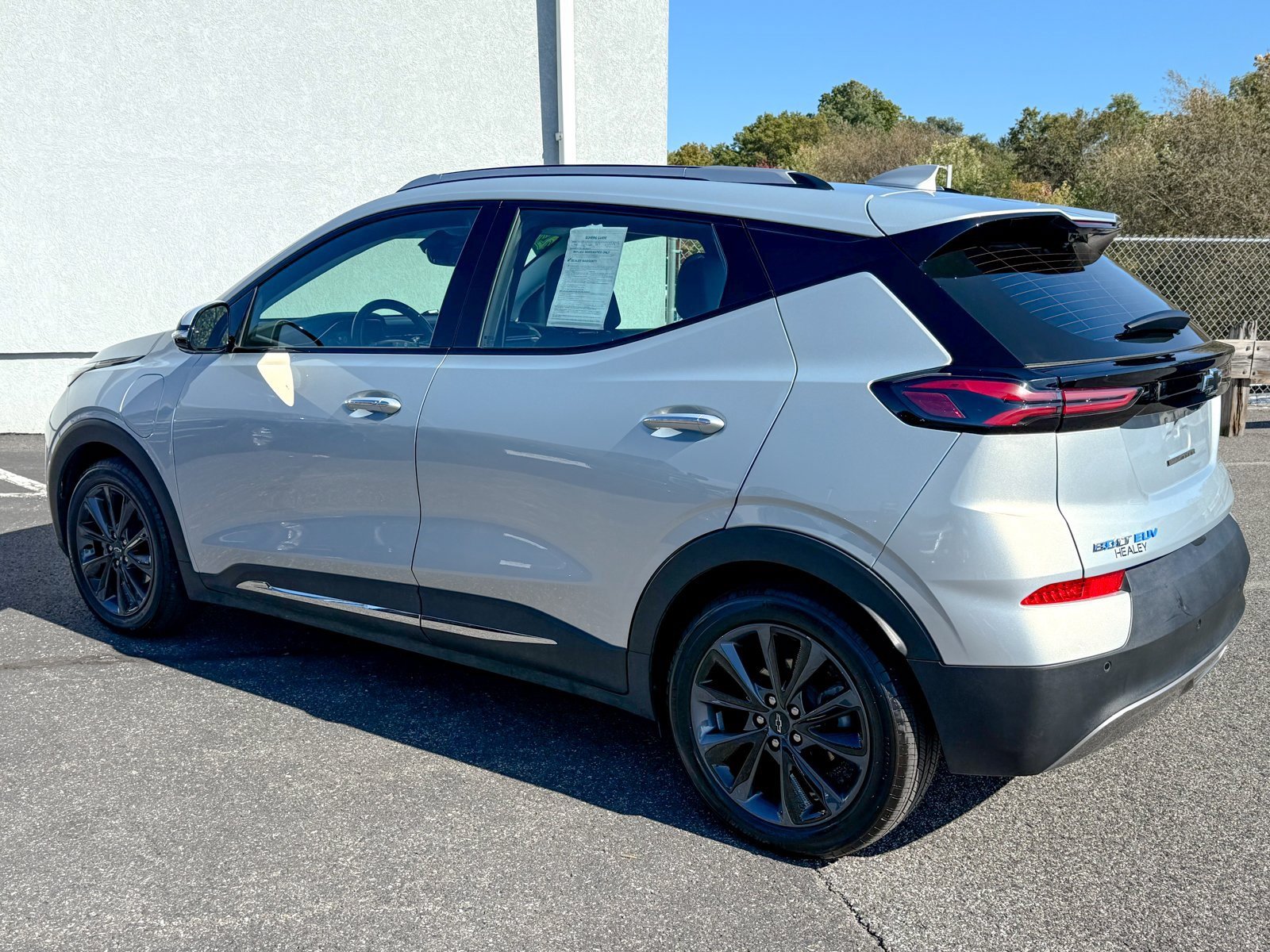 Used 2022 Chevrolet Bolt EUV Premier w/ Launch Edition image 5