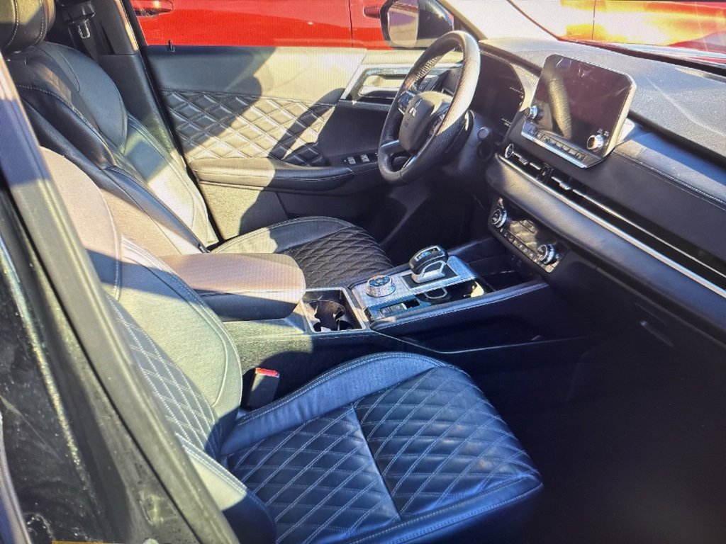 Used 2024 Mitsubishi Outlander SEL image 11