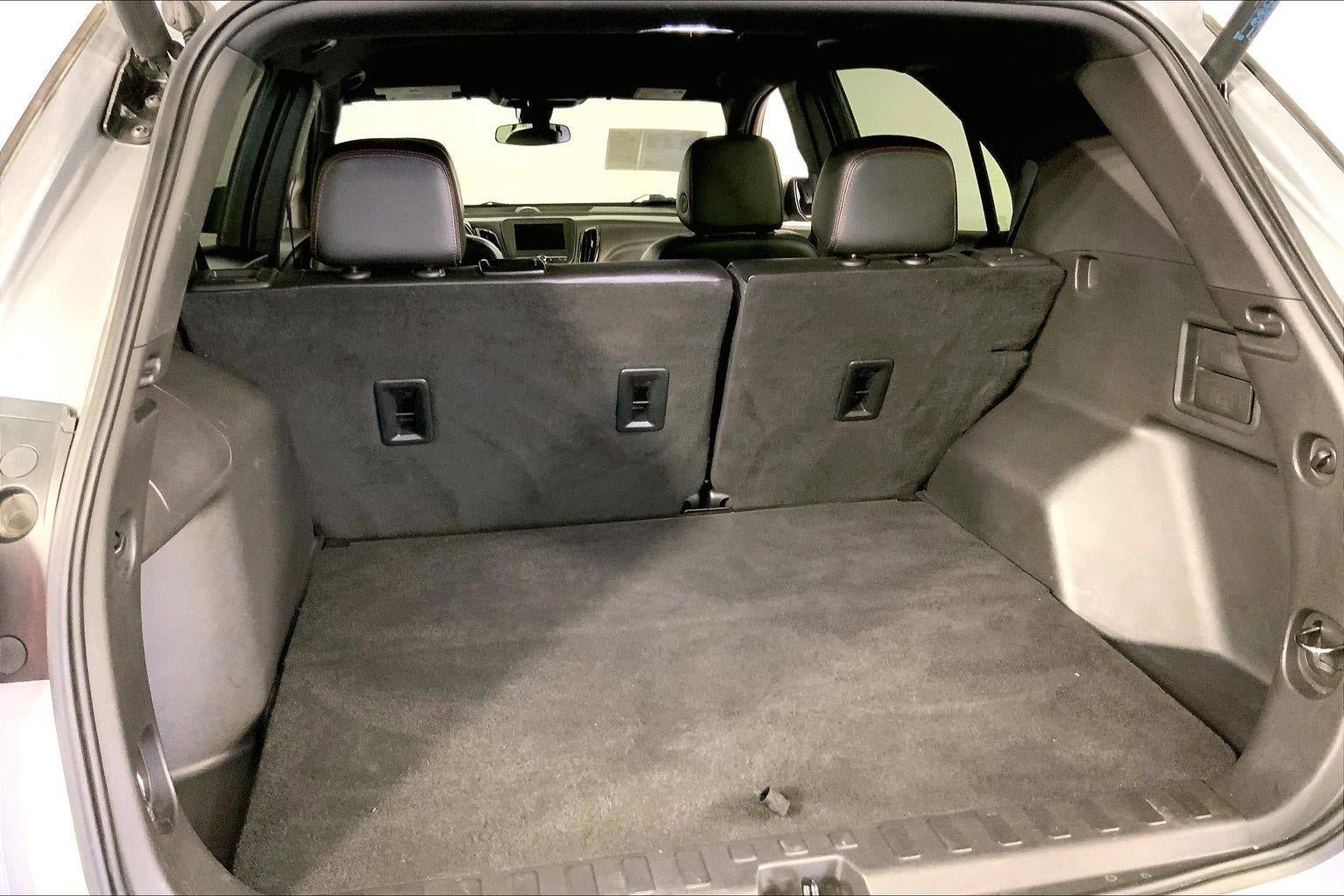 Used 2023 Chevrolet Equinox RS FWD image 4
