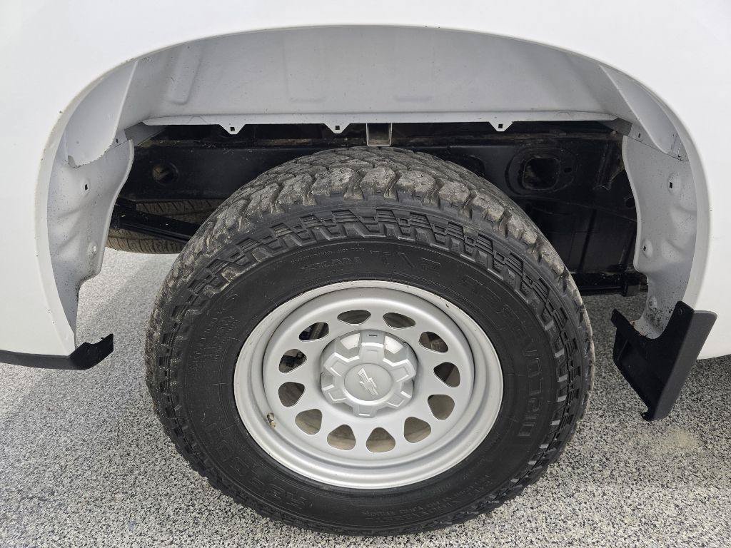 Used 2023 Chevrolet Silverado 1500 W/T w/ WT Value Package AWD/4WD image 32