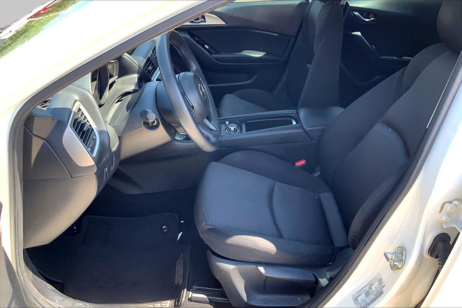 Used 2018 MAZDA MAZDA3 Sport FWD image 8