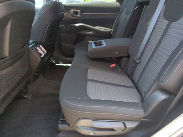 Used 2023 Kia Sorento LX AWD/4WD image 22