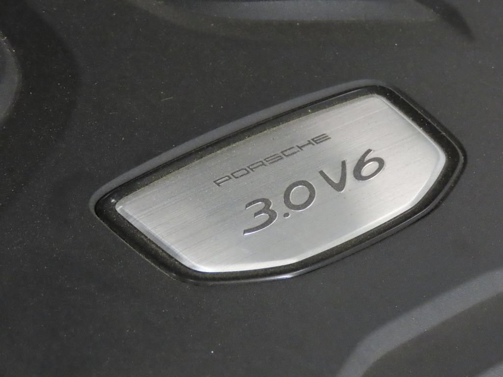 Certified 2023 Porsche Cayenne Coupe AWD/4WD image 52
