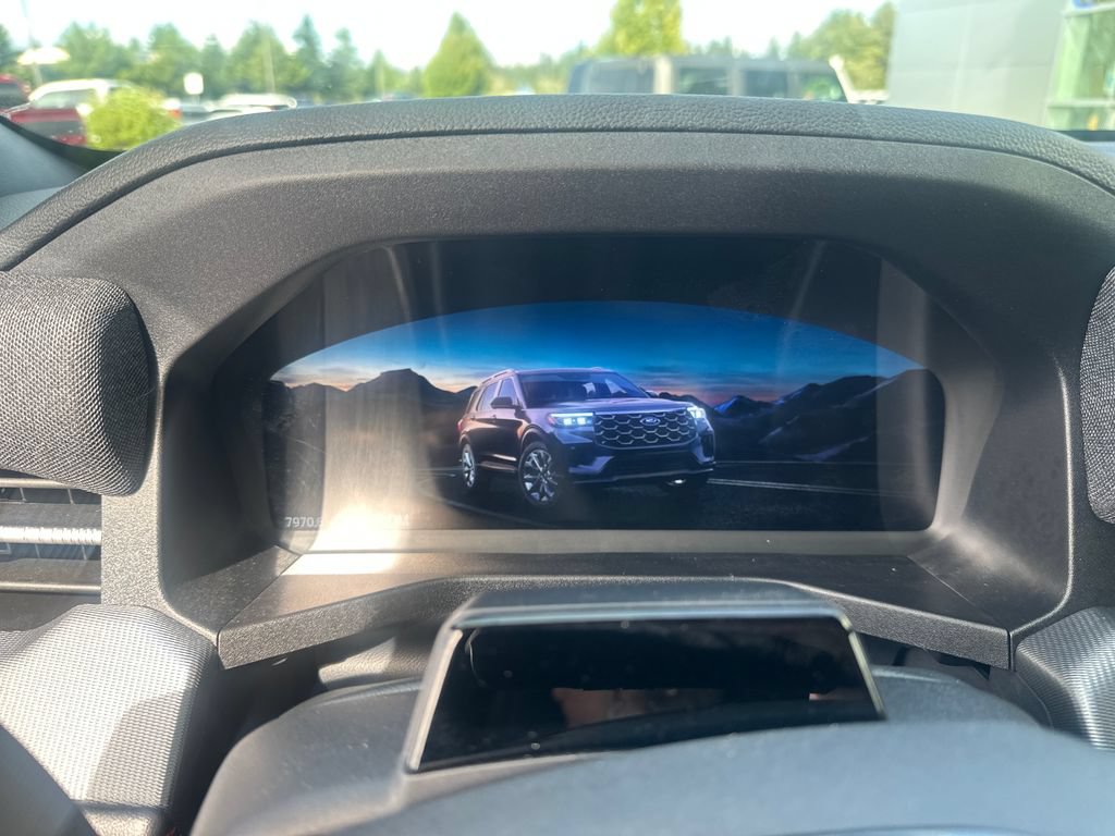 Used 2025 Ford Explorer ST AWD/4WD image 15