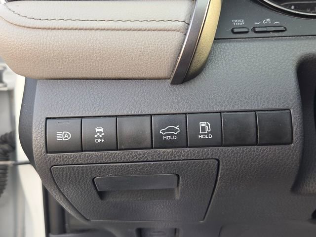 Used 2021 Toyota Camry SE FWD image 25