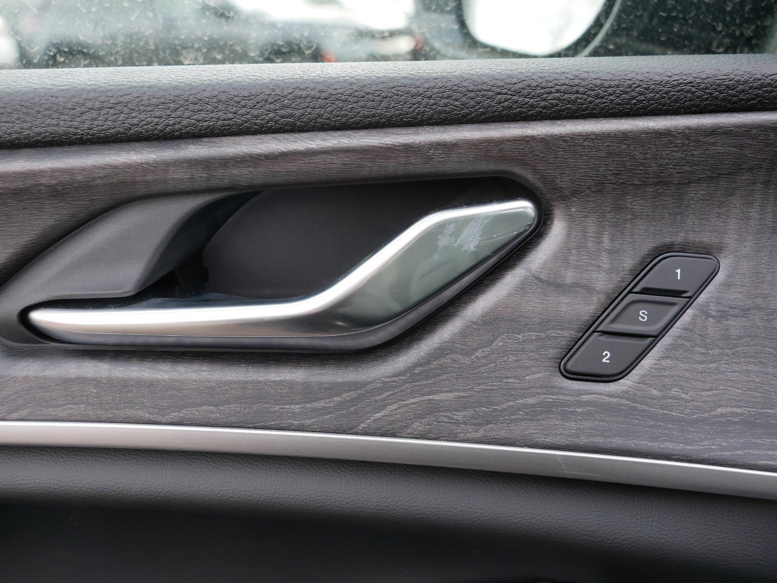 New 2025 Jeep Grand Cherokee L Limited w/ Black Appearance Package image 12