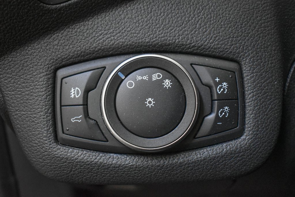 Used 2019 Ford Escape SE image 18