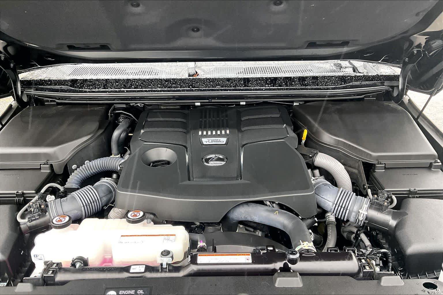 Used 2024 Lexus GX 550 w/ Accessory Package (Z1) AWD/4WD image 32