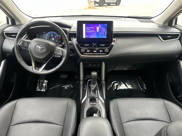 Used 2024 Toyota Corolla Cross XLE w/ Convenience Package AWD/4WD image 19