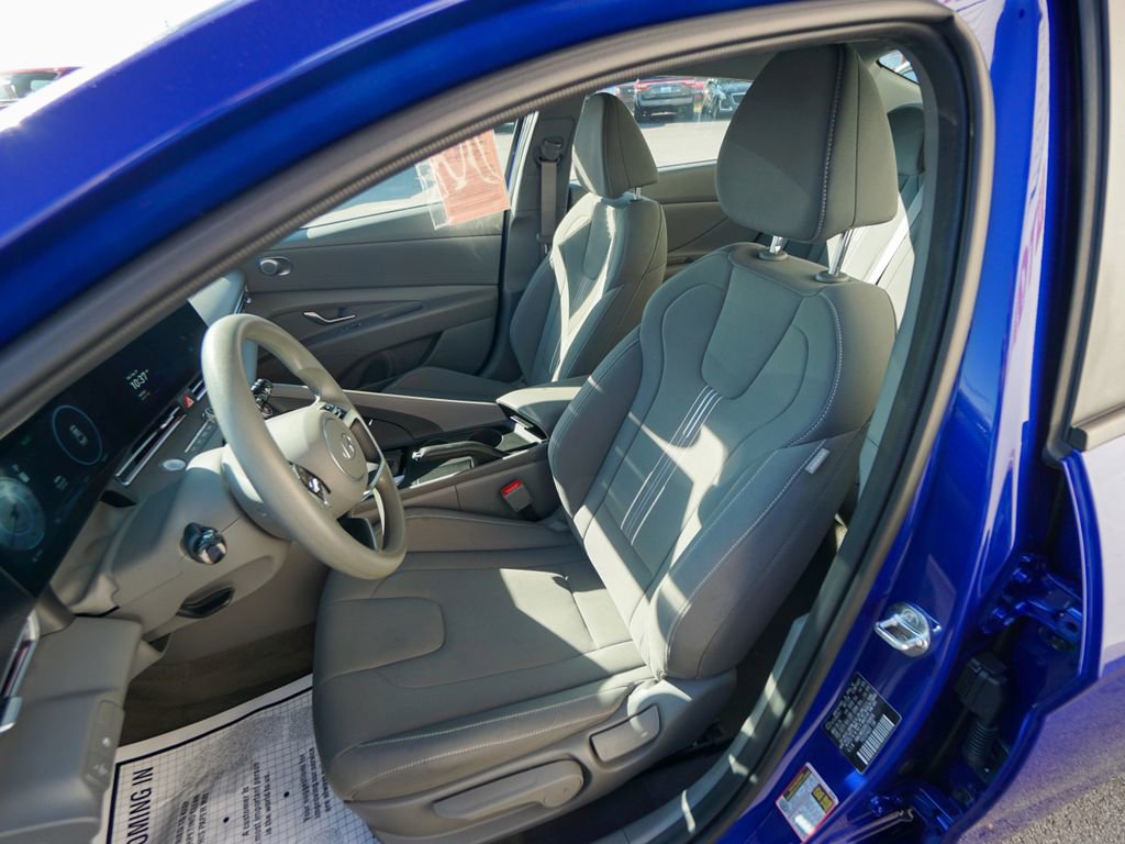 Used 2024 Hyundai Elantra SEL image 14
