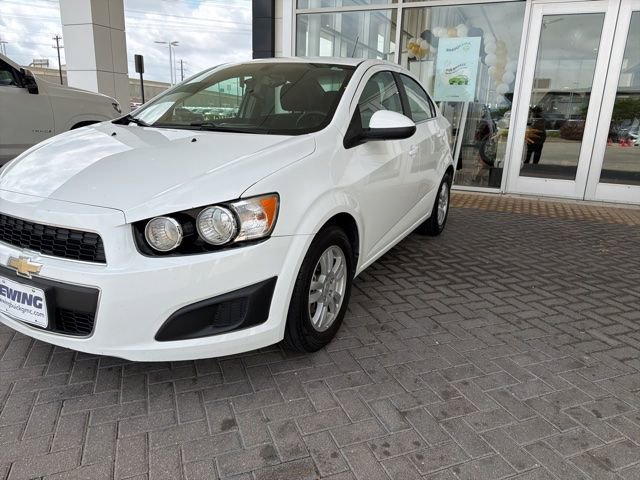Used 2015 Chevrolet Sonic LT image 2
